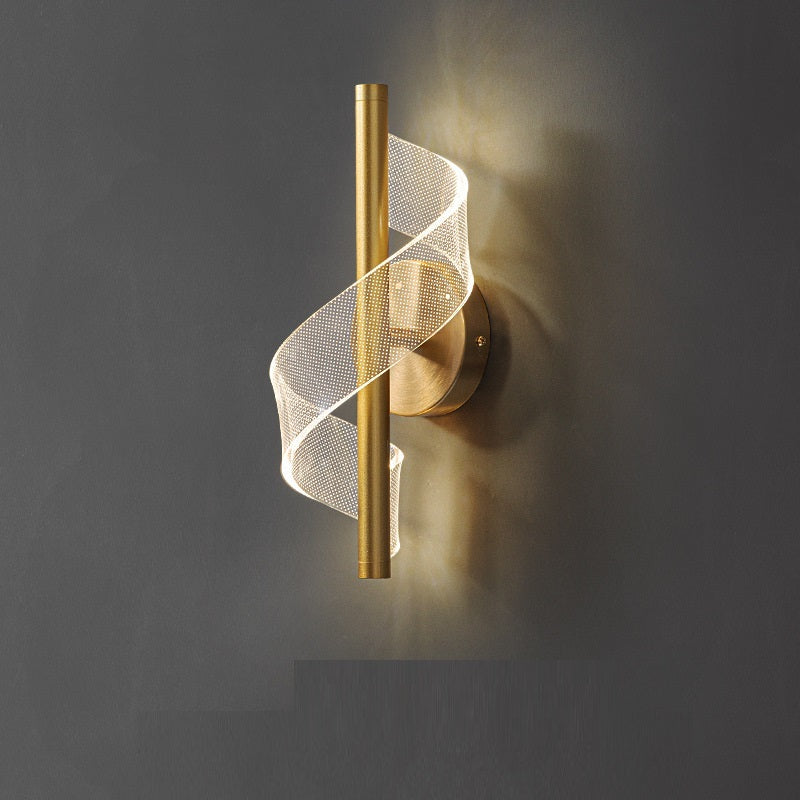 Spiral wall light with gold finish – Modern ambient lighting
