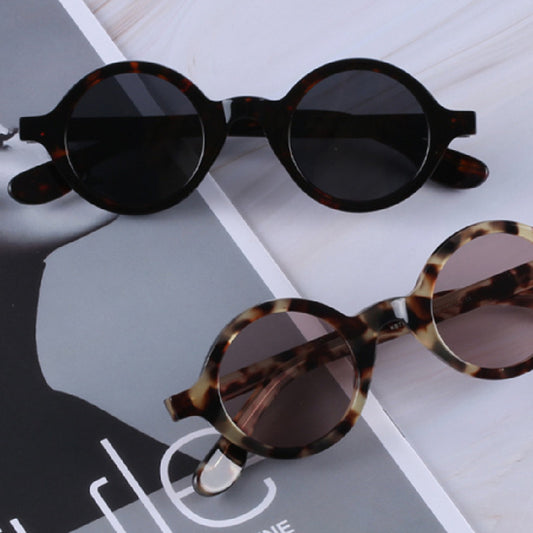 Retro Round Personalized Sunglasses – Vintage Elegance