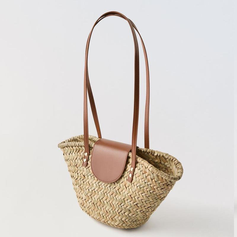 Rattan weave bag with fabric lining and magnetic closure