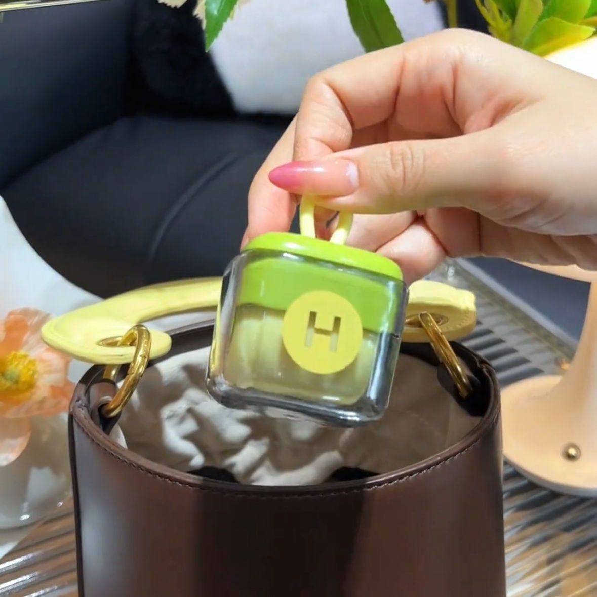 green portable and washable lint remover